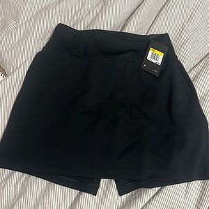 Womens S Golf/ Tennis Skirt w undershorts.